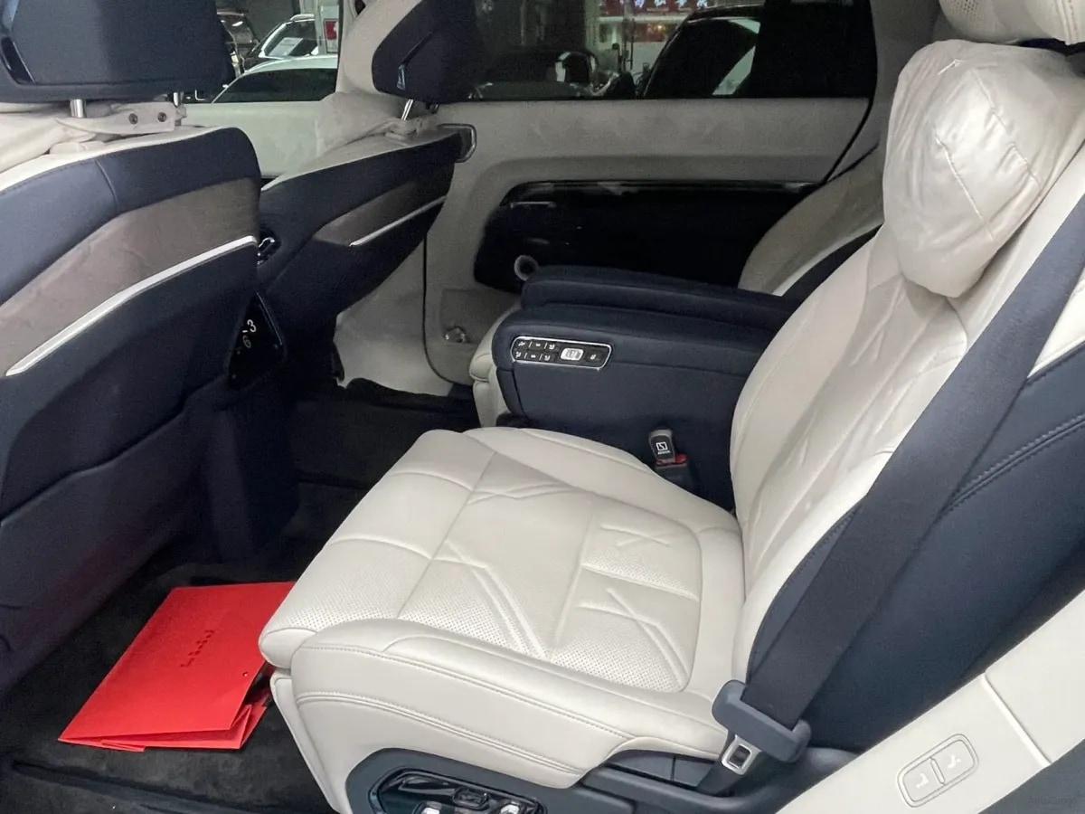 2025 Zeekr 9X 2.0T 279HP L4 1DHT PHEV image 8