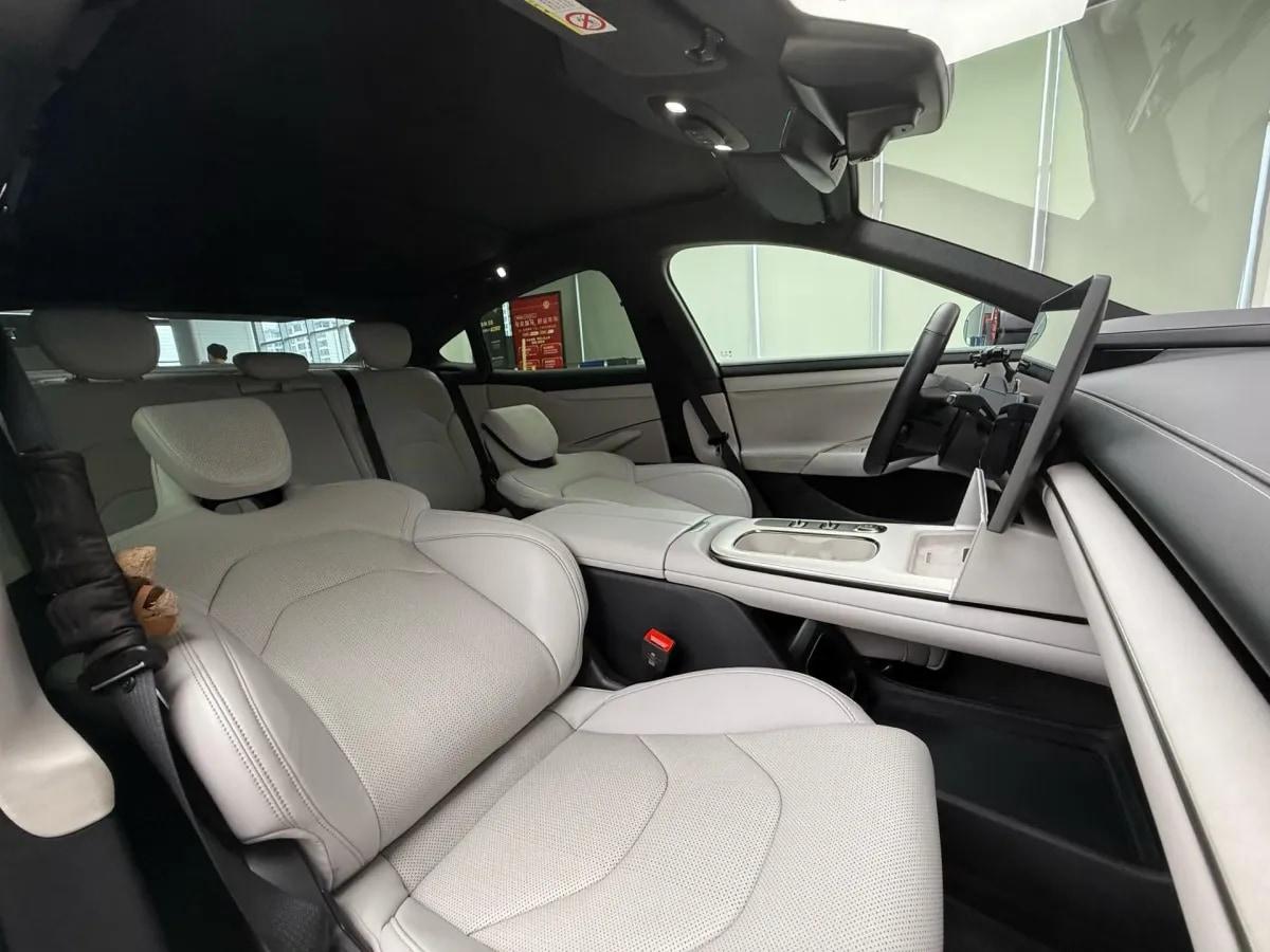 2024 Xiaomi SU7 BEV 73.6KWH image 8