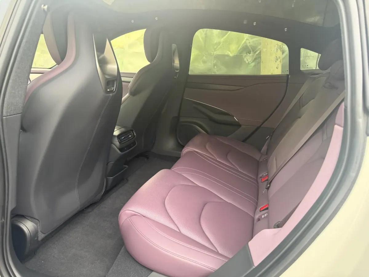 2024 Xiaomi SU7 BEV 73.6KWH image 8