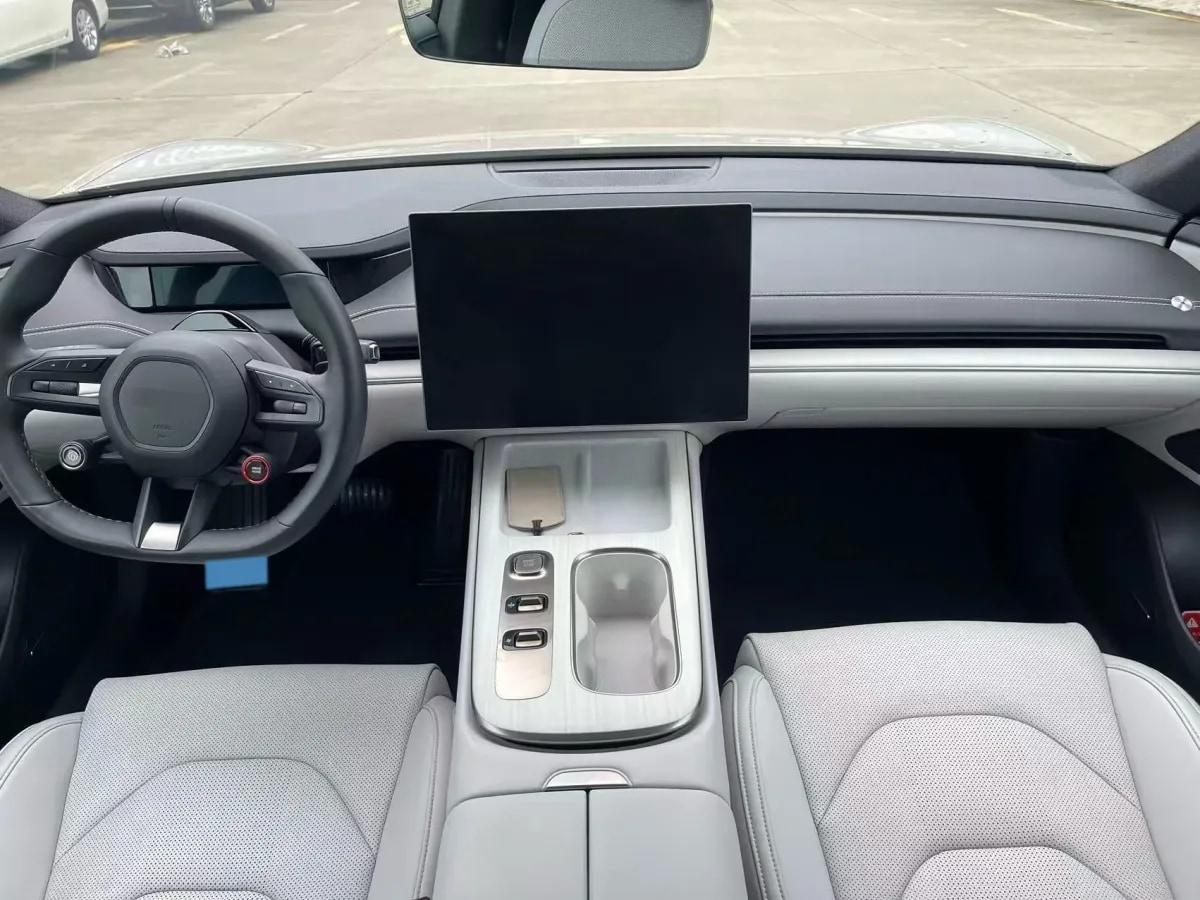 2024 Xiaomi SU7 BEV 73.6KWH image 8