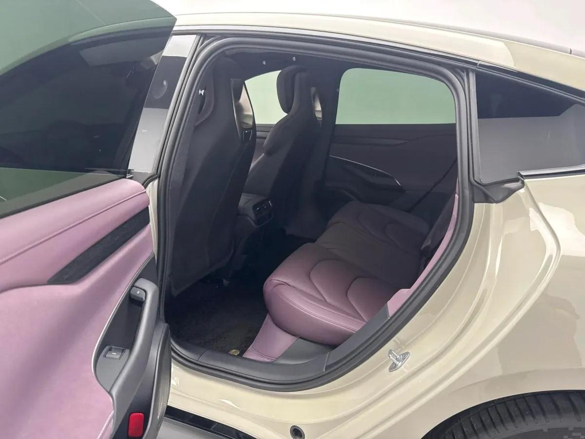 2024 Xiaomi SU7 BEV 94.3KWH image 8