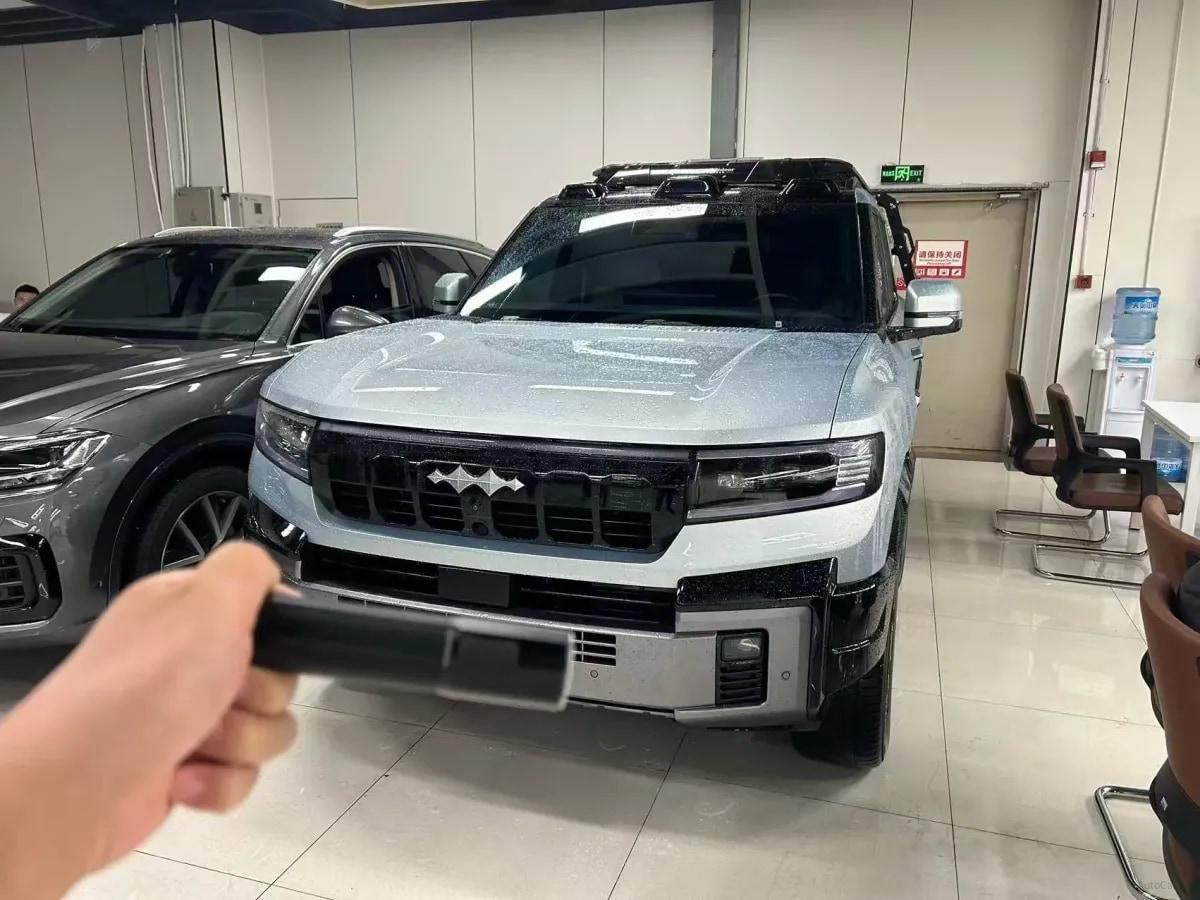 2025 FangChengBao Bao 8 2.0T 245HP L4 E-CVT PHEV 36.8KWH image 8