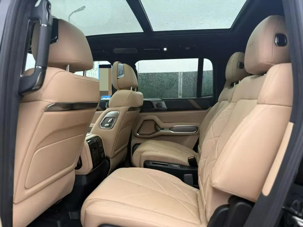 2025 Fang Cheng Bao Bao 8 2.0T 245HP L4 E-CVT PHEV 36.8KWH image 8