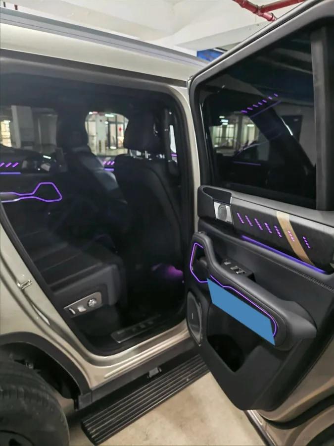 2025 FangChengBao Bao 8 2.0T 245HP L4 E-CVT PHEV 36.8KWH image 8