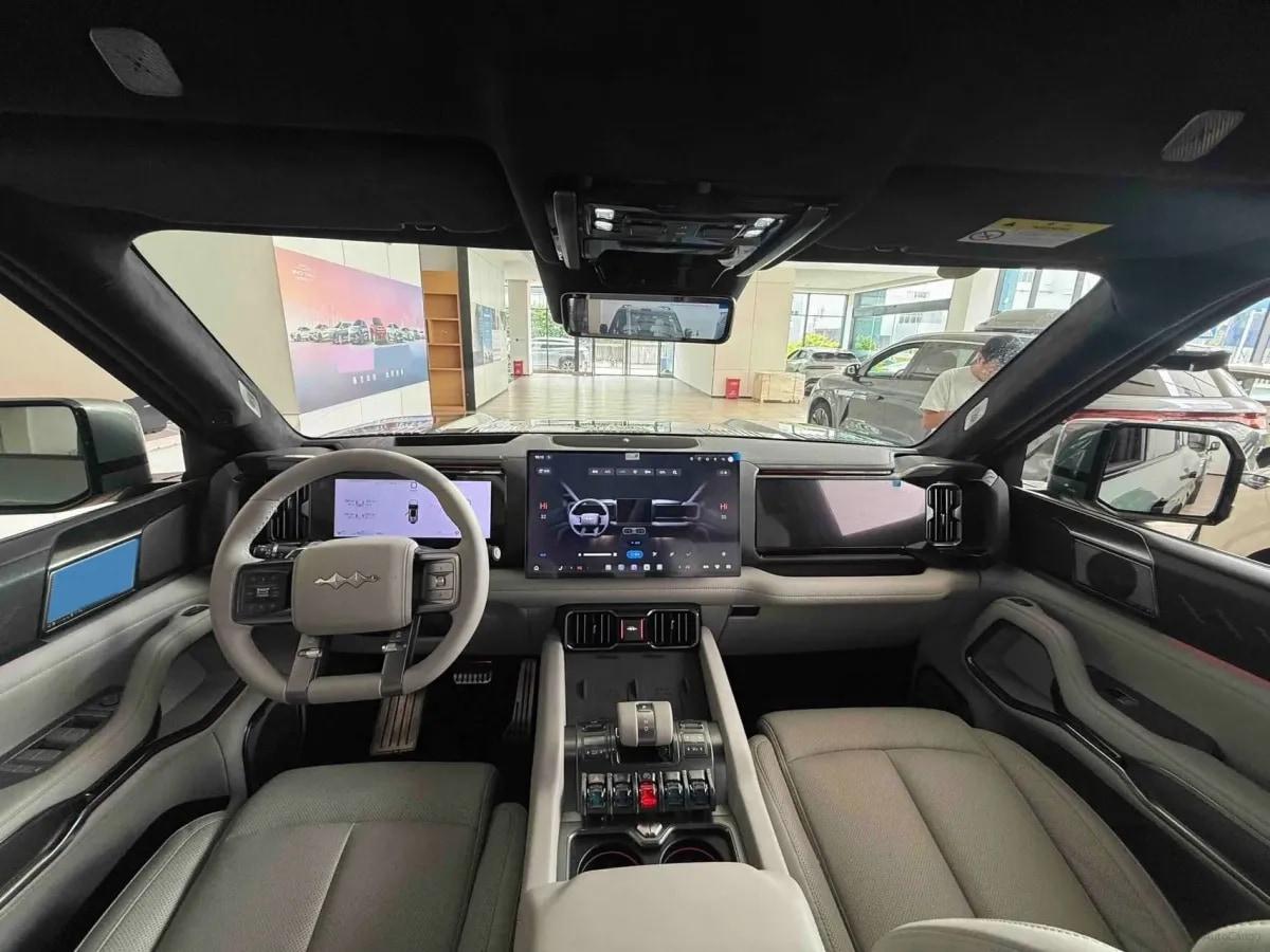 2025 Fang Cheng Bao Bao 8 2.0T 245HP L4 E-CVT PHEV 36.8KWH image 8