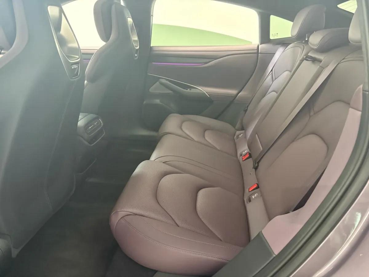 2024 Xiaomi SU7 BEV 73.6KWH image 8
