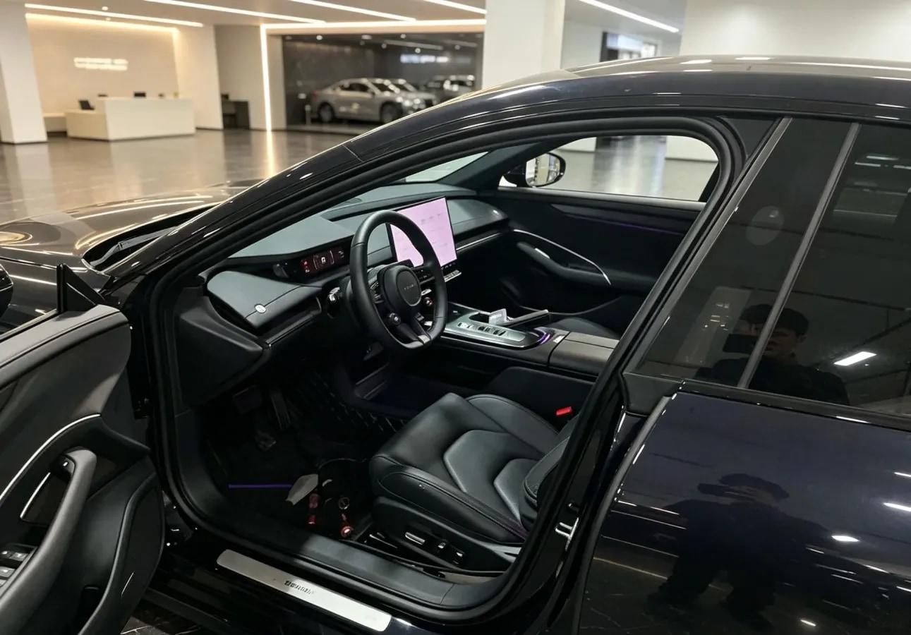 2024 Xiaomi SU7 BEV 73.6KWH image 8