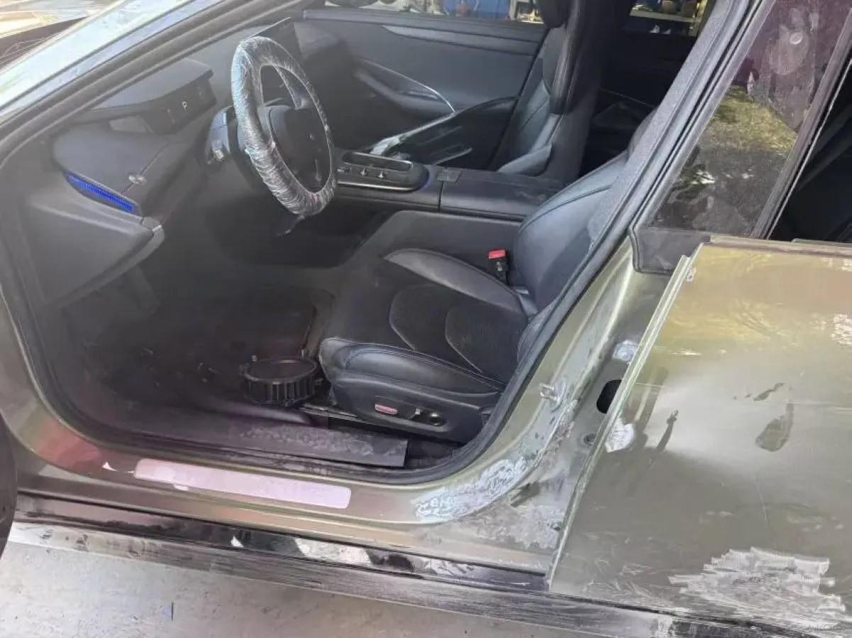 2024 Xiaomi SU7 BEV 73.6KWH image 8