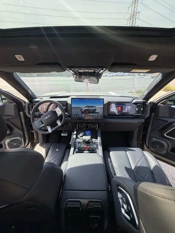 2025 FangChengBao Bao 8 2.0T 245HP L4 E-CVT PHEV 36.8KWH image 8