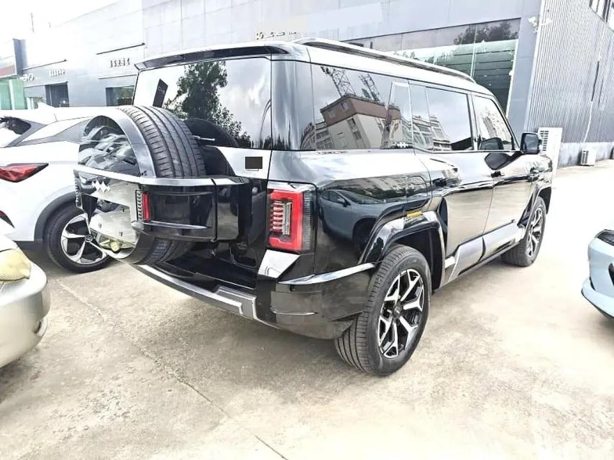2025 FangChengBao Bao 8 2.0T 245HP L4 E-CVT PHEV 36.8KWH image 8