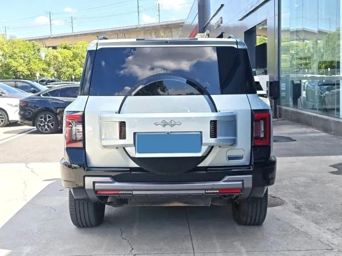 2025 FangChengBao Bao 8 2.0T 245HP L4 E-CVT PHEV 36.8KWH image 8