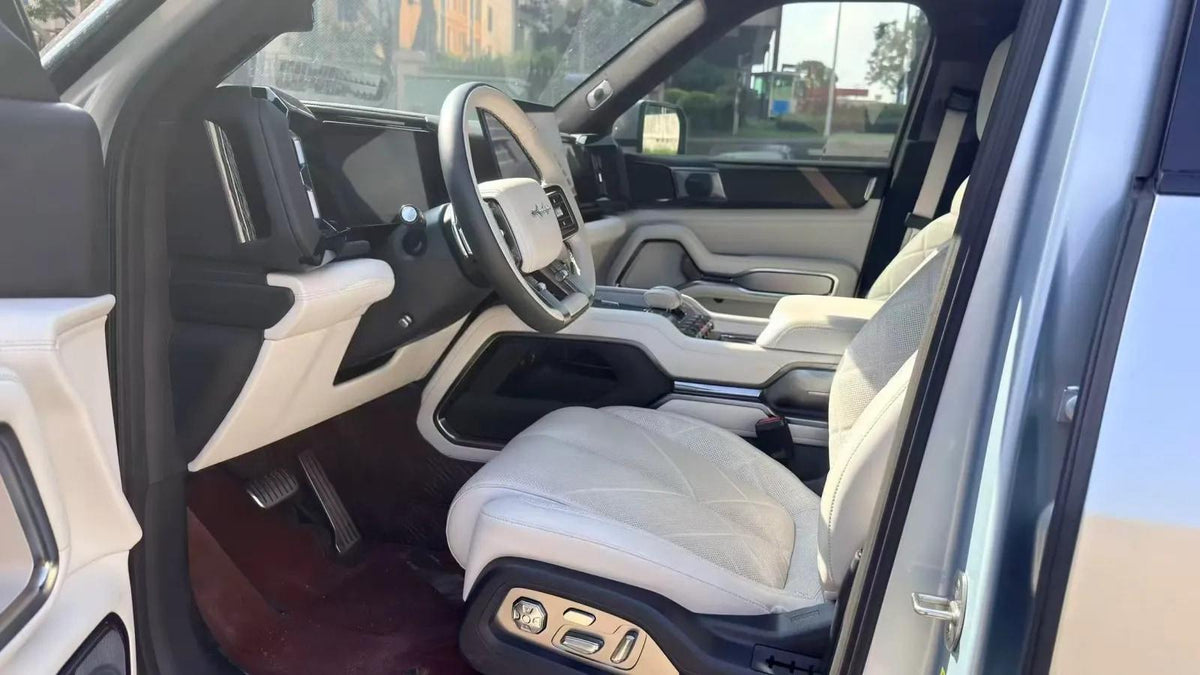 2025 FangChengBao Bao 8 2.0T 245HP L4 E-CVT PHEV 36.8KWH image 8