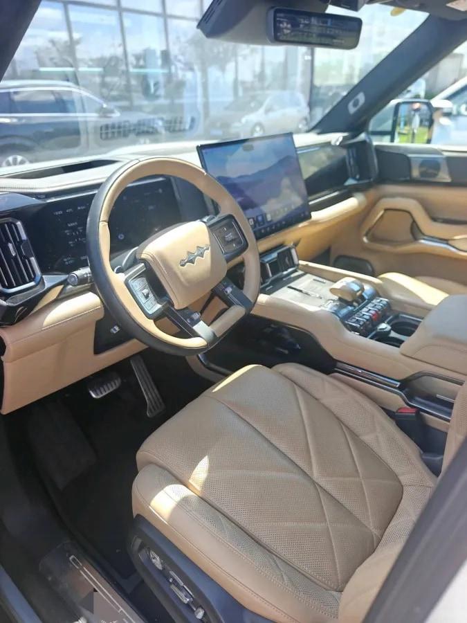 2025 FangChengBao Bao 8 2.0T 245HP L4 E-CVT PHEV 36.8KWH image 8