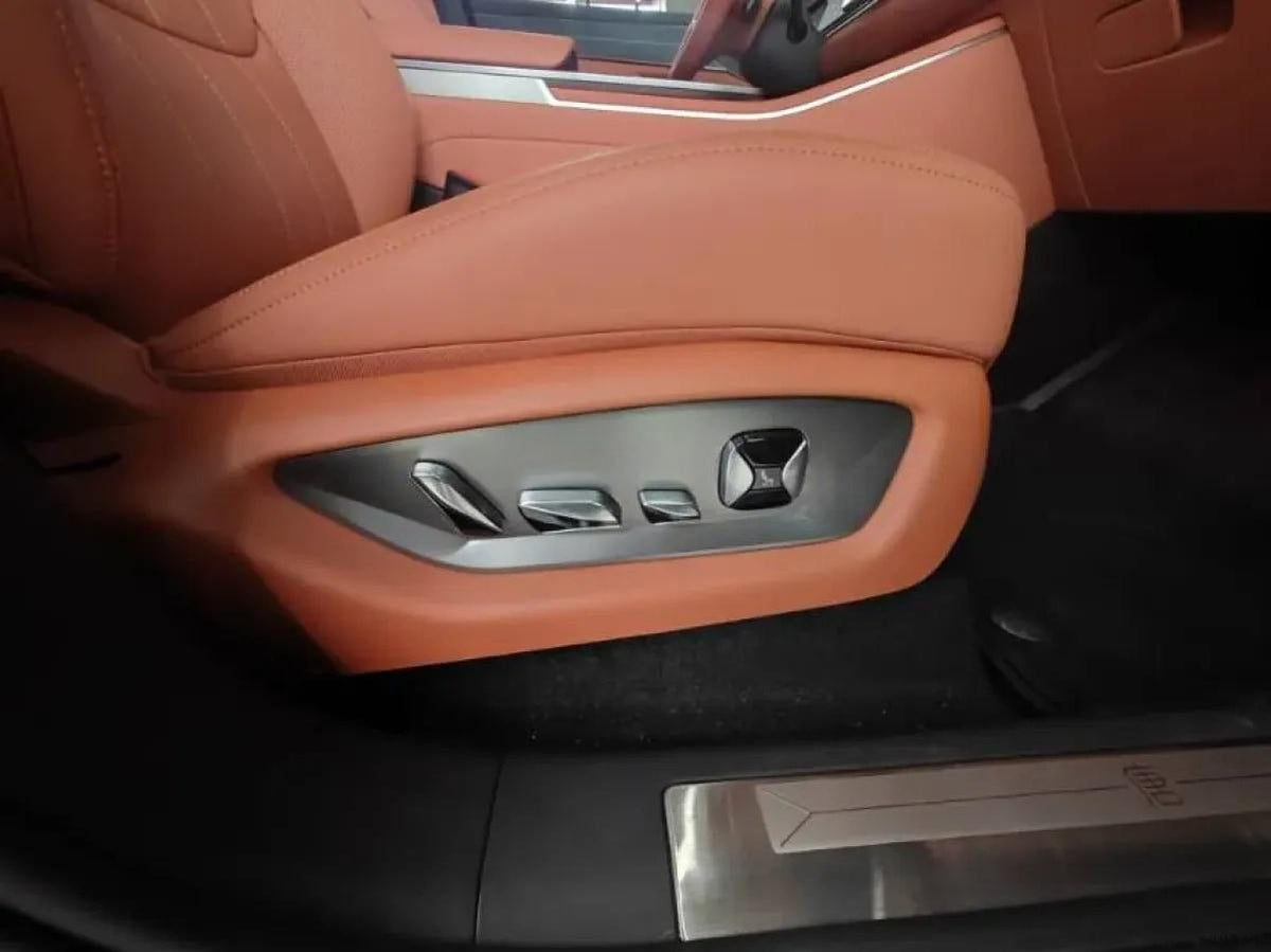 2025 BYD Tang L 1.5T 156HP L4 E-CVT PHEV 35.6KWH 175km image 8