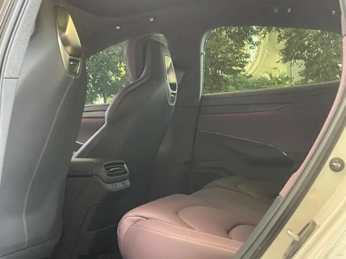 2024 Xiaomi SU7 BEV 73.6KWH 700km image 8