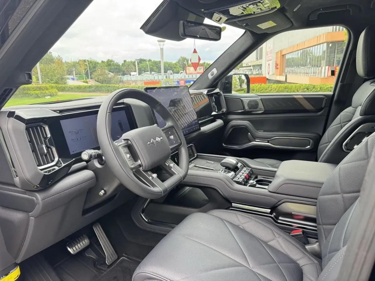 2025 FangChengBao Bao 8 2.0T 245HP L4 E-CVT PHEV 36.8KWH image 8
