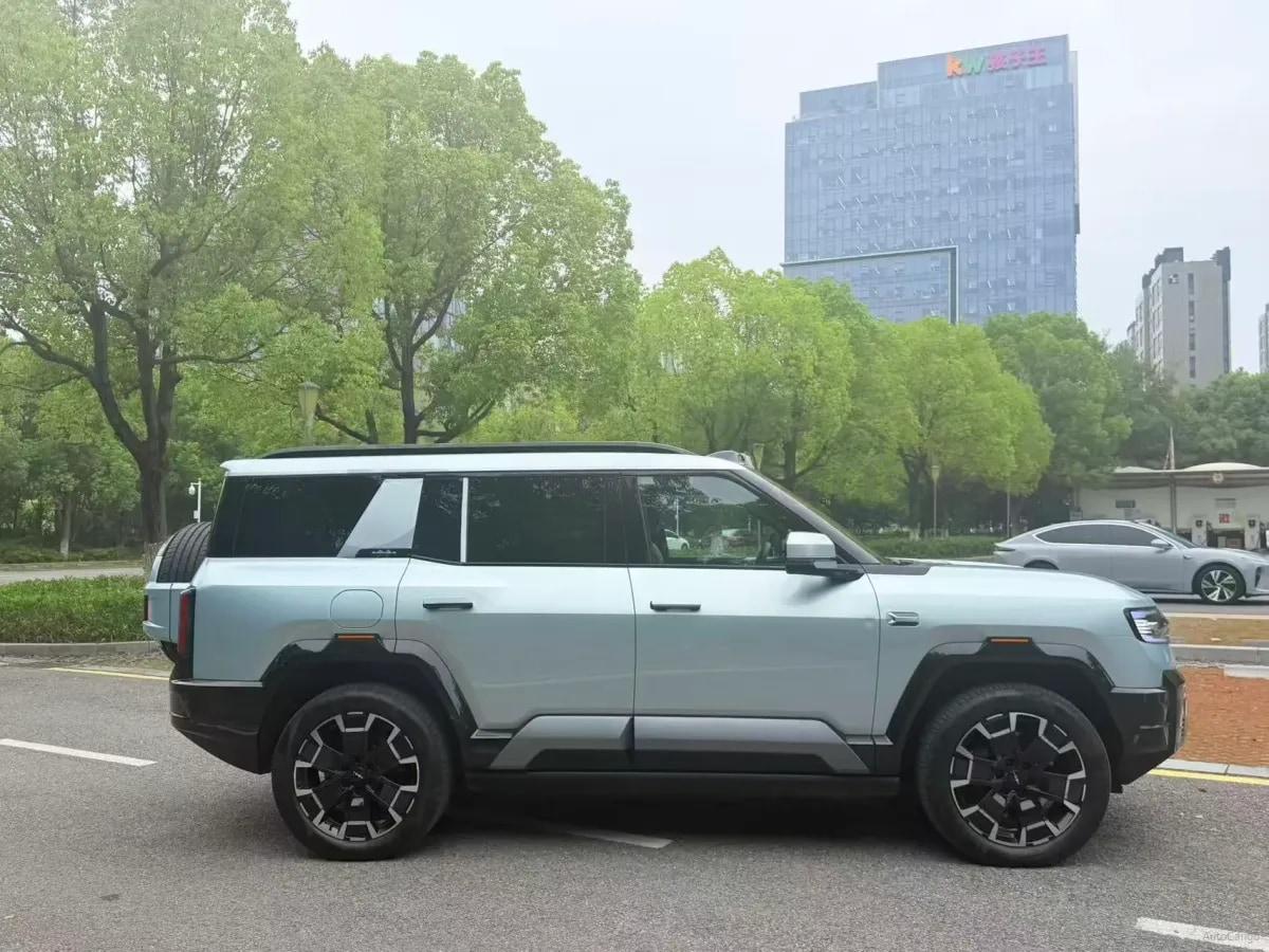 2025 Fang Cheng Bao Bao 8 2.0T 245HP L4 E-CVT PHEV 36.8KWH image 8