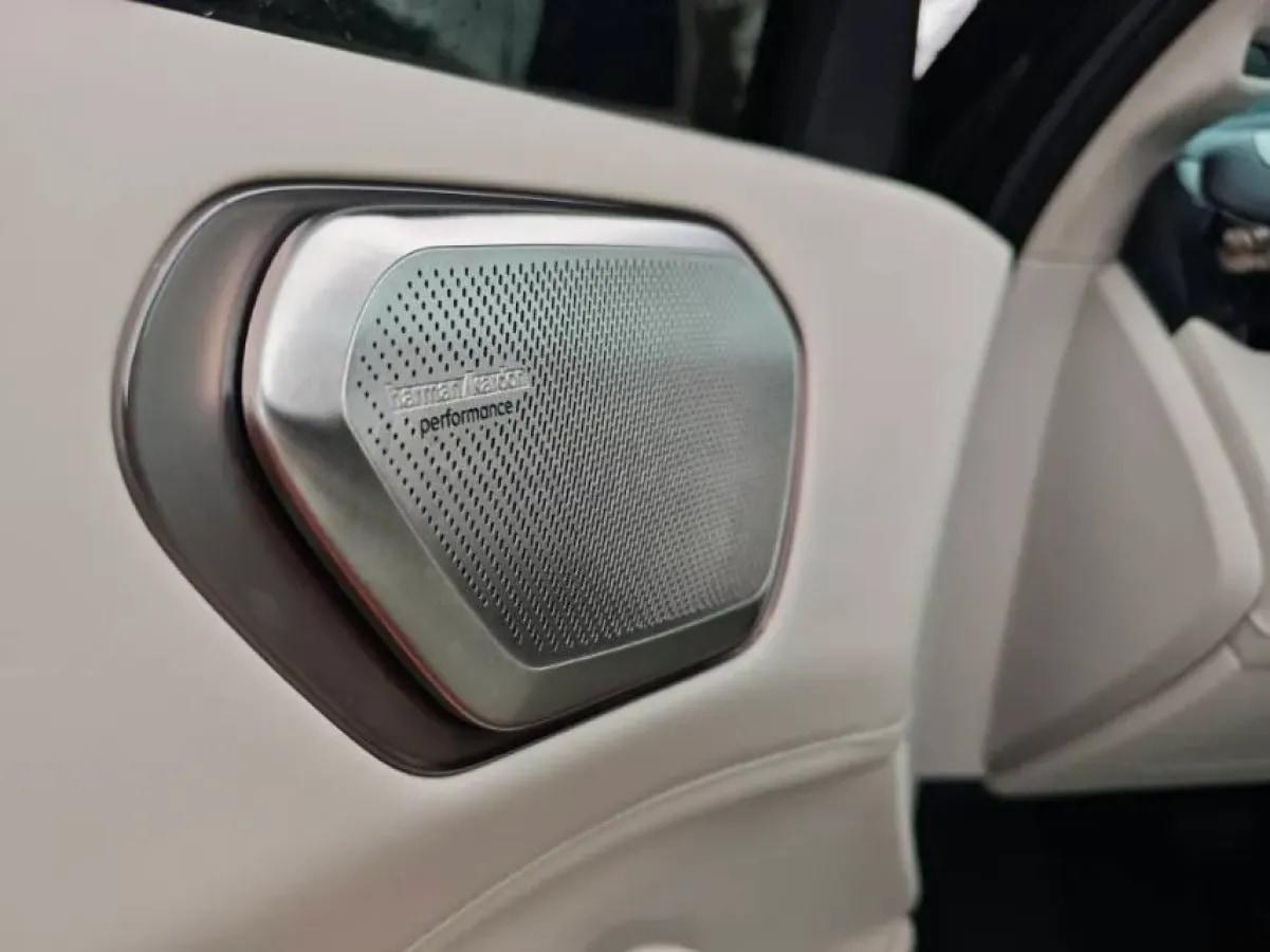 2025 LYNK&CO 900 2.0T 254HP L4 3DHT PHEV image 8