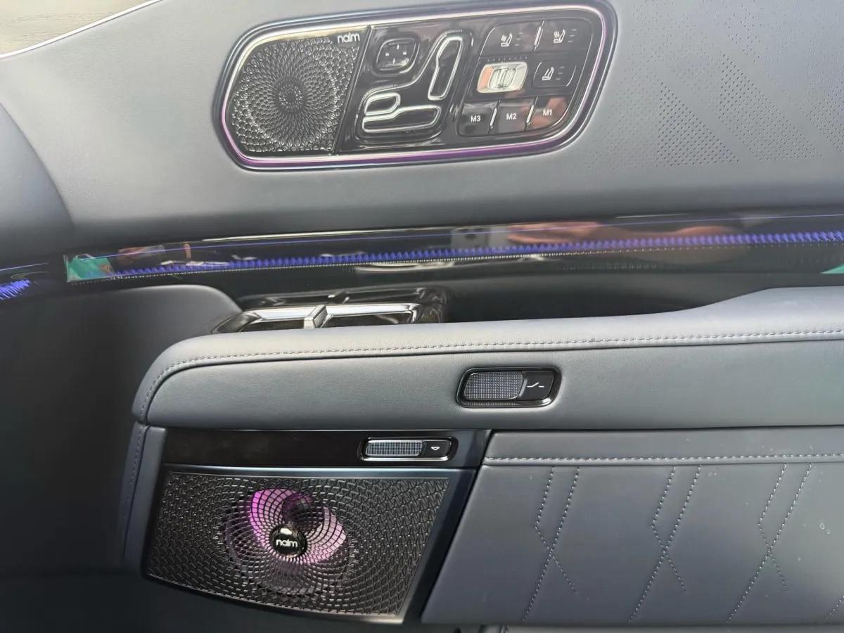 2025 Zeekr 9X 2.0T 279HP L4 1DHT PHEV image 8