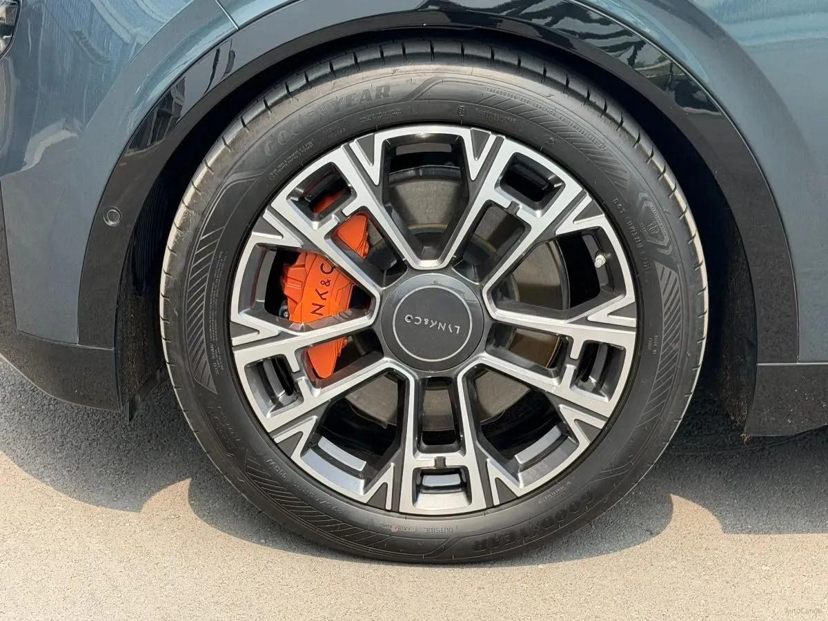 2025 LYNK&CO 900 2.0T 254HP L4 3DHT PHEV image 8