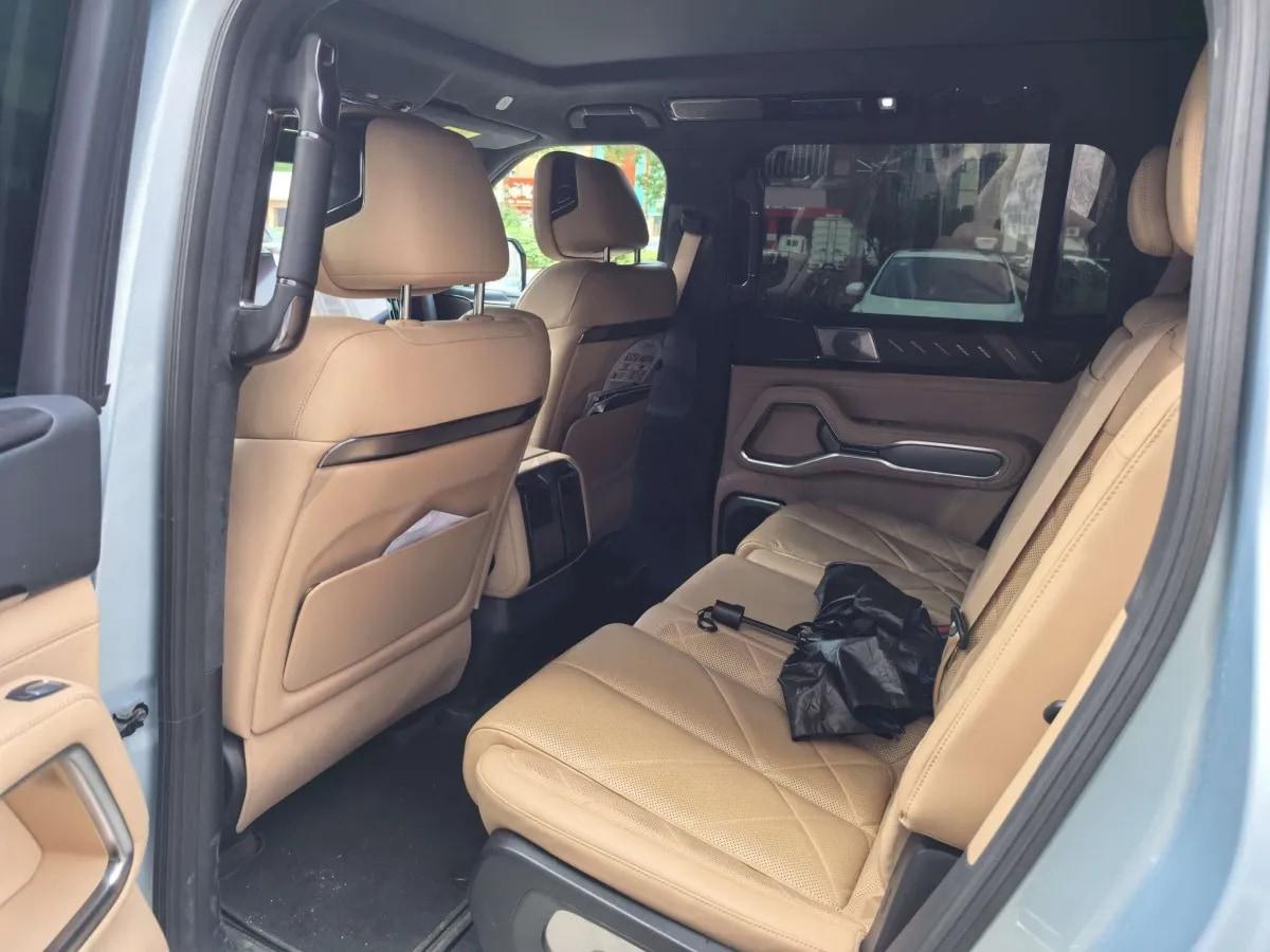 2025 FangChengBao Bao 8 2.0T 245HP L4 E-CVT PHEV 36.8KWH image 8
