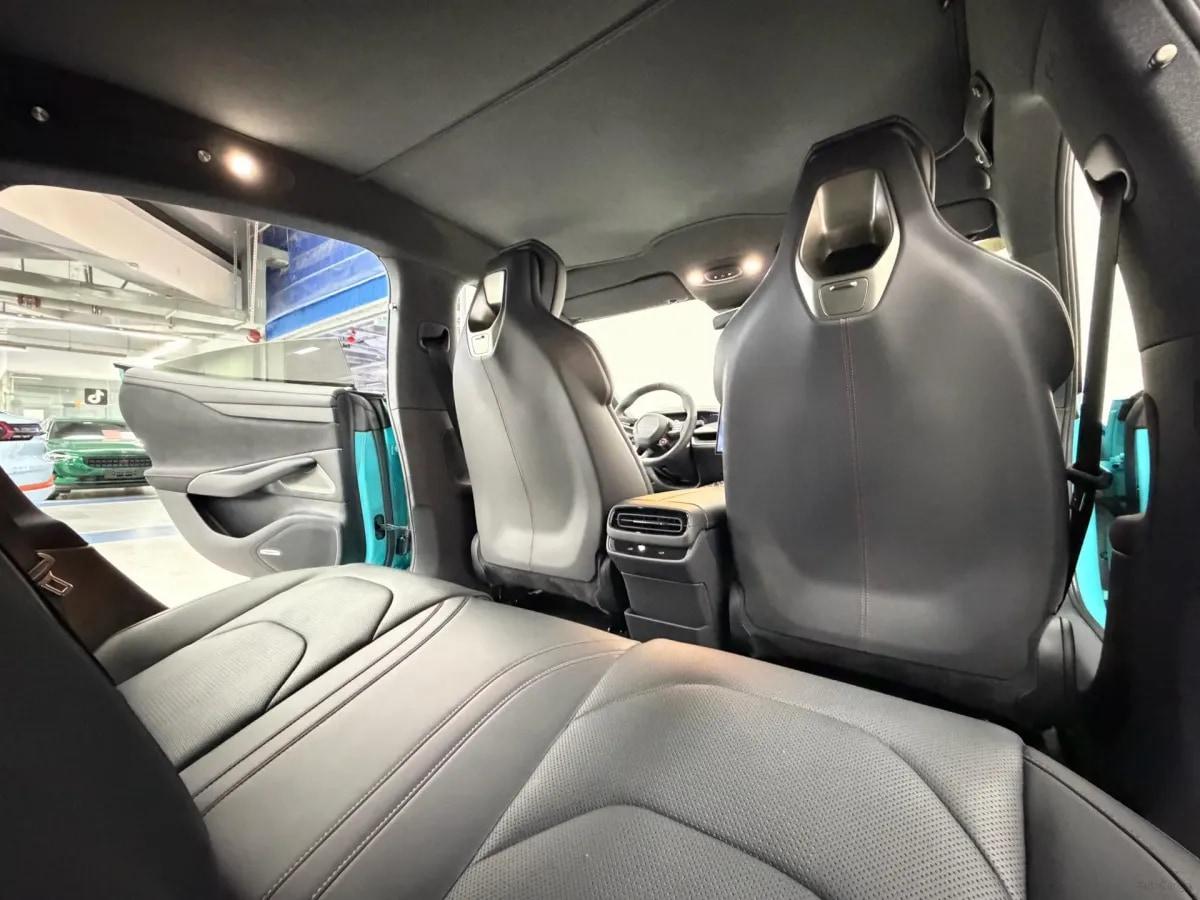 2024 Xiaomi SU7 BEV 94.3KWH image 8