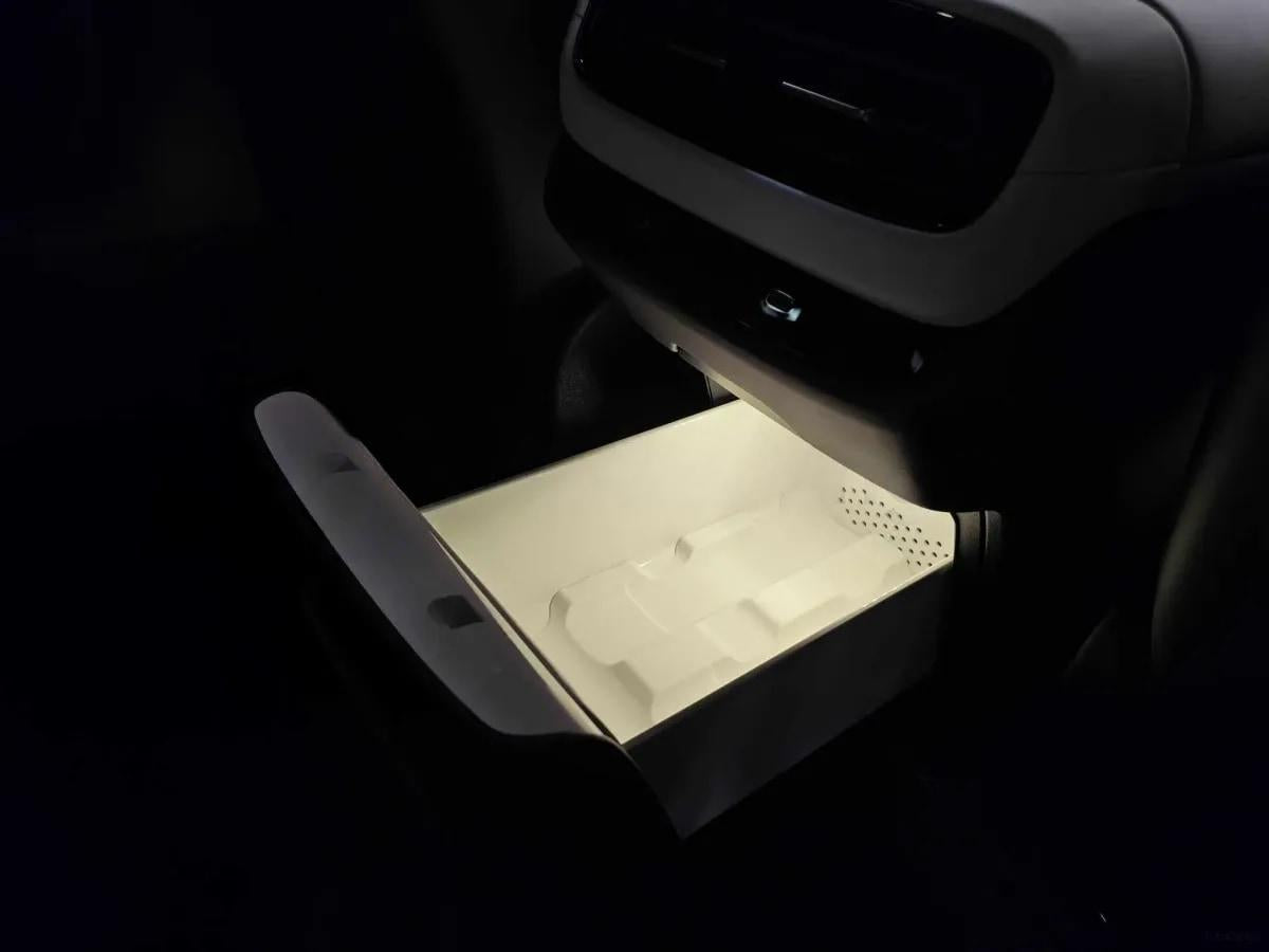 2024 Xiaomi SU7 BEV 101KWH 800km image 8