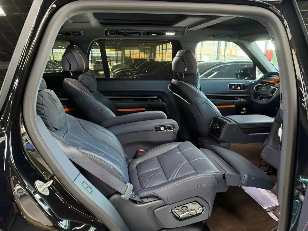 2025 Zeekr 9X 2.0T 279HP L4 1DHT PHEV image 8