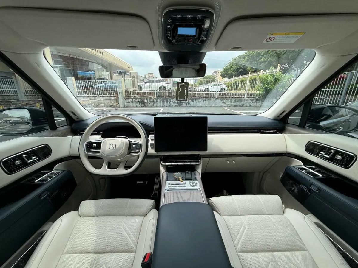 2025 Zeekr 9X 2.0T 279HP L4 1DHT PHEV image 8
