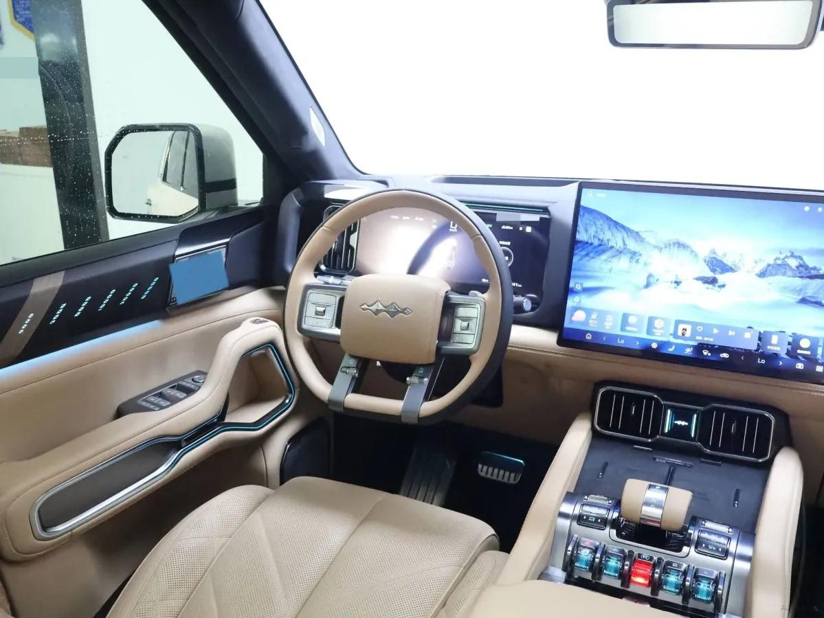 2025 Fang Cheng Bao Bao 8 2.0T 245HP L4 E-CVT PHEV 36.8KWH image 8