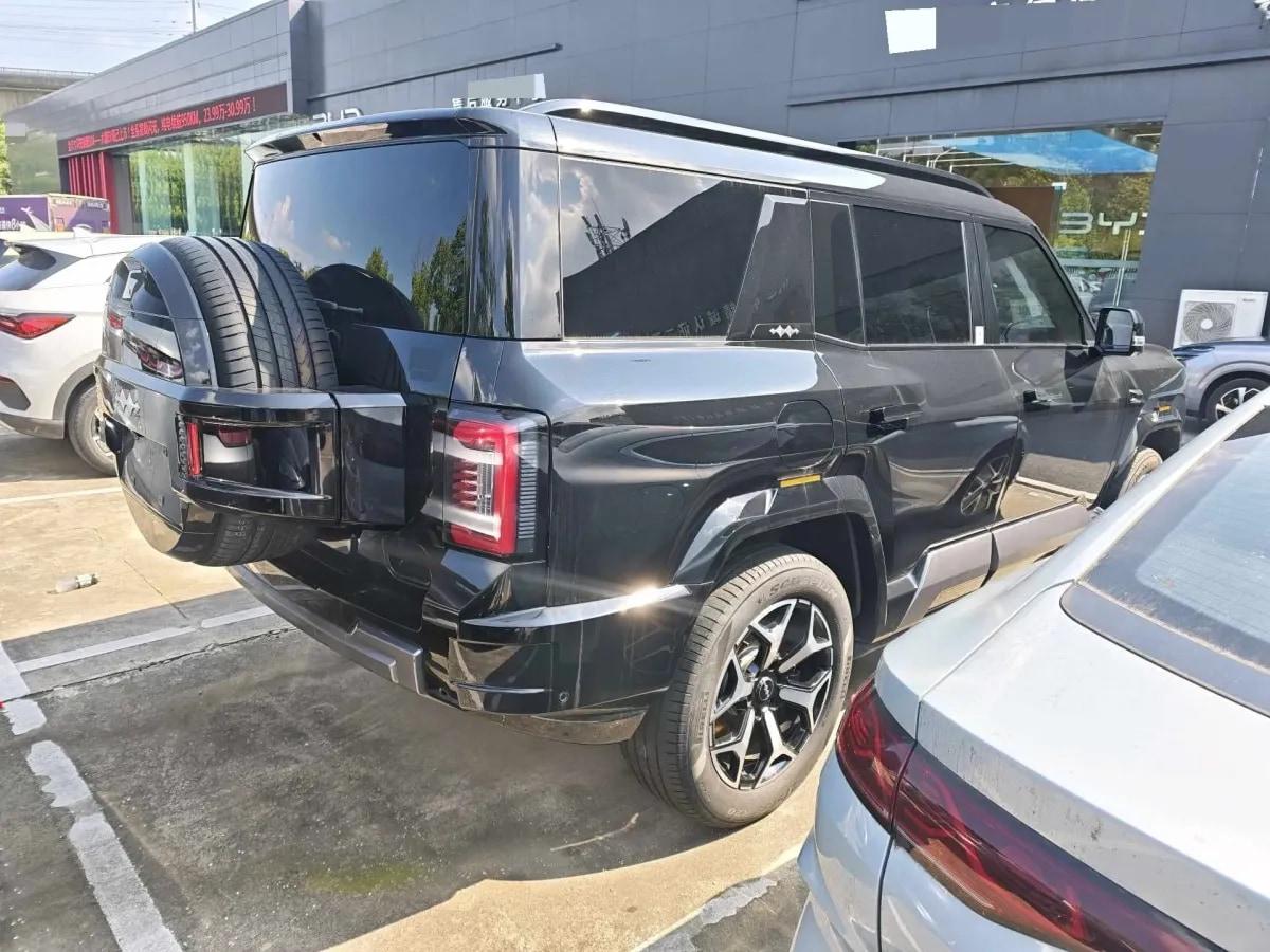 2025 FangChengBao Bao 8 2.0T 245HP L4 E-CVT PHEV 36.8KWH image 8