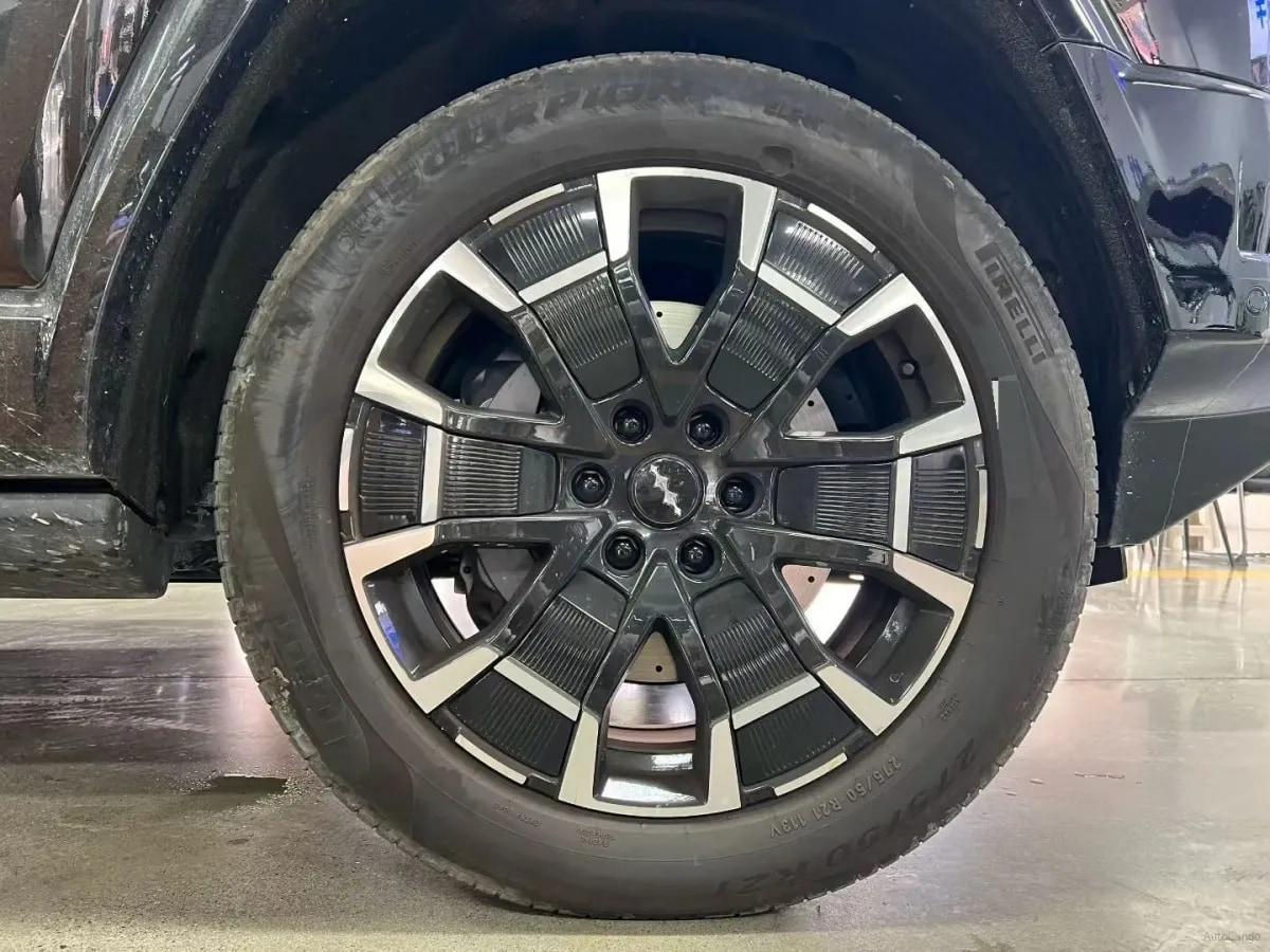 2025 FangChengBao Bao 8 2.0T 245HP L4 E-CVT PHEV 36.8KWH image 8