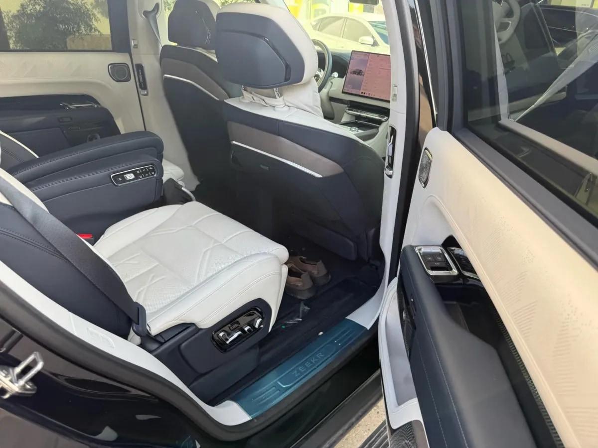 2025 Zeekr 9X 2.0T 279HP L4 1DHT PHEV image 8