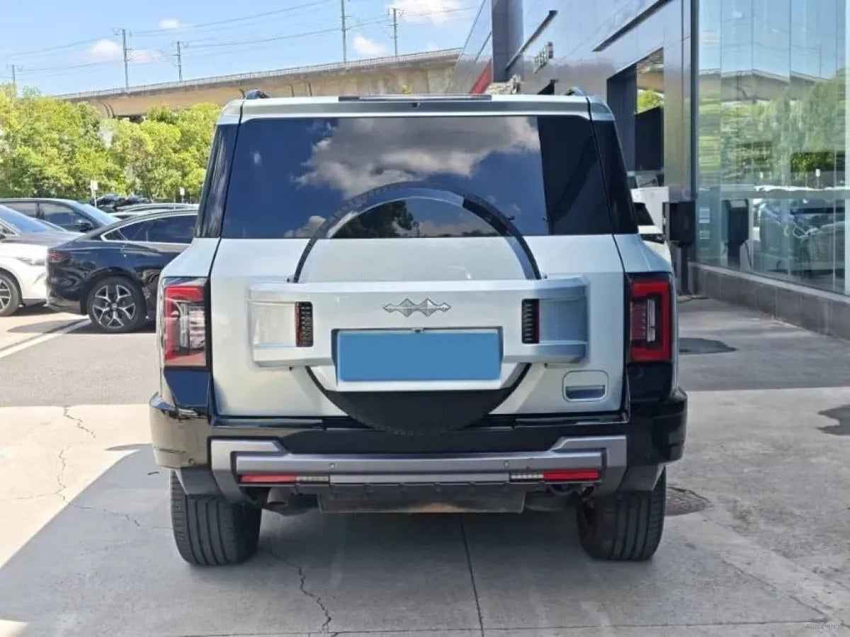 2025 FangChengBao Bao 8 2.0T 245HP L4 E-CVT PHEV 36.8KWH image 8