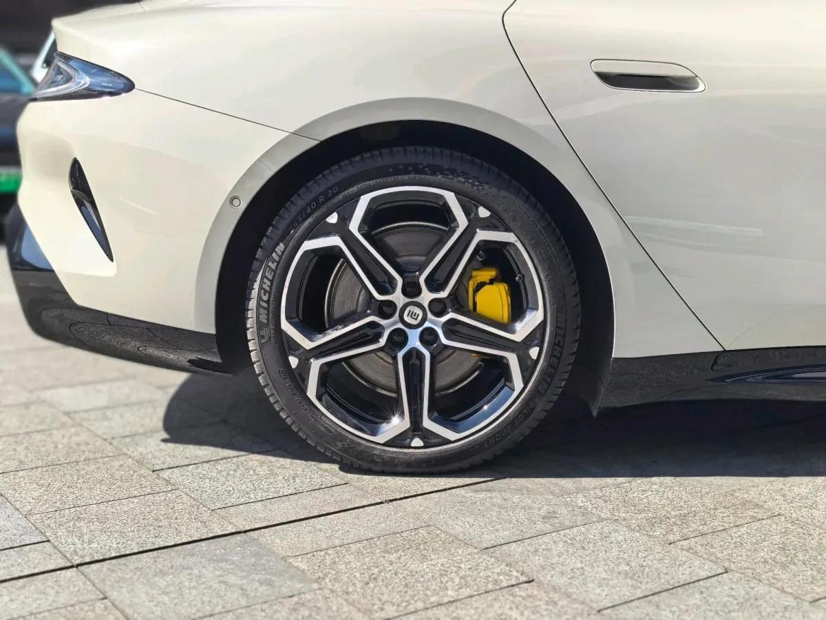 2024 Xiaomi SU7 BEV 73.6KWH image 8