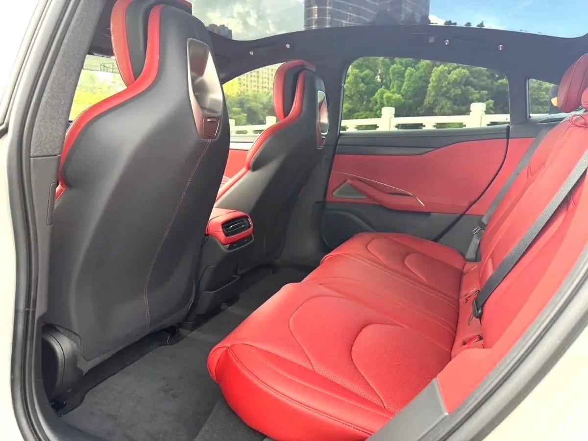 2024 Xiaomi SU7 BEV 94.3KWH image 8