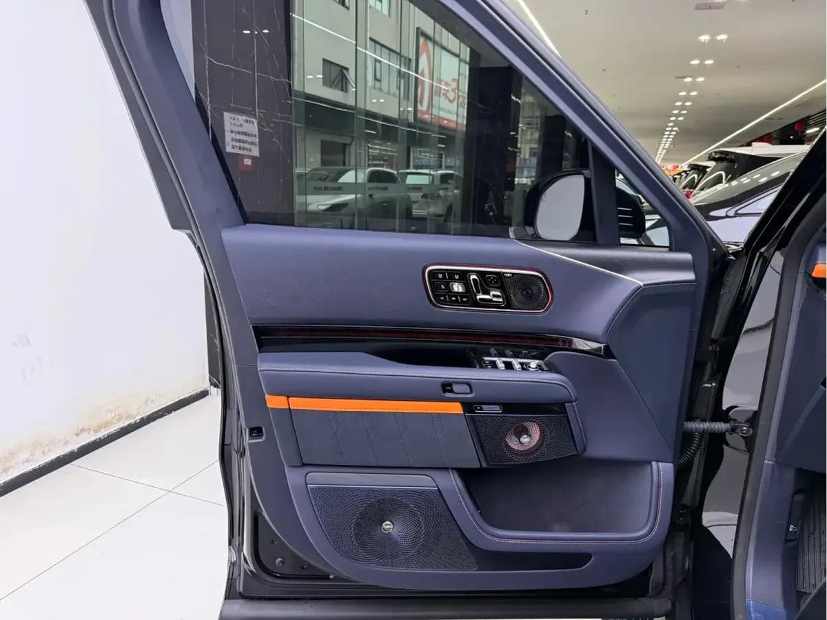 2025 Zeekr 9X 2.0T 279HP L4 1DHT PHEV image 8