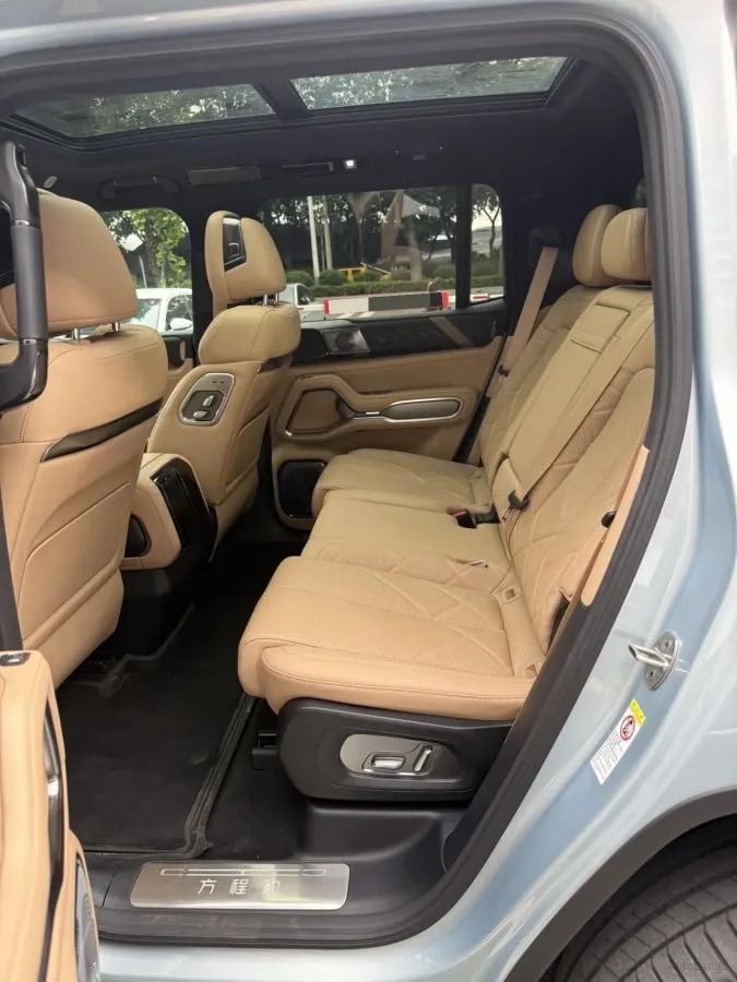 2025 FangChengBao Bao 8 2.0T 245HP L4 E-CVT PHEV 36.8KWH image 8