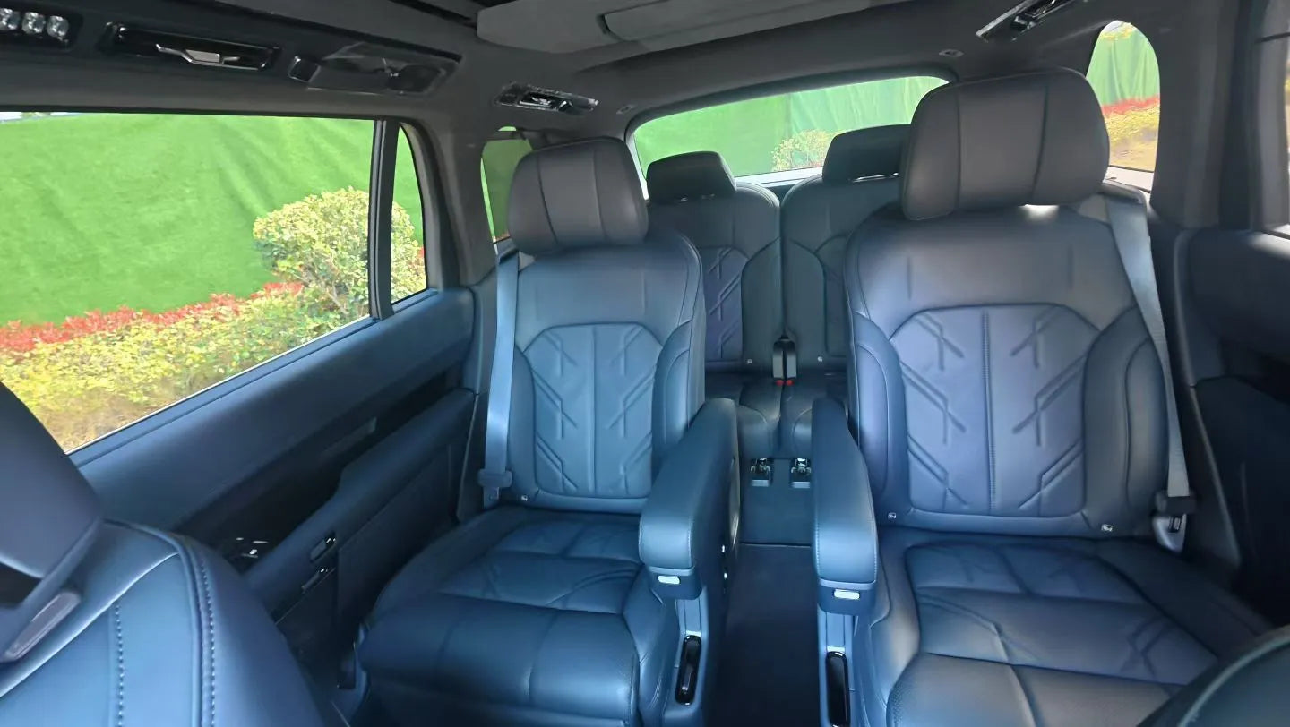 2025 Zeekr 9X 2.0T 279HP L4 1DHT PHEV image 4
