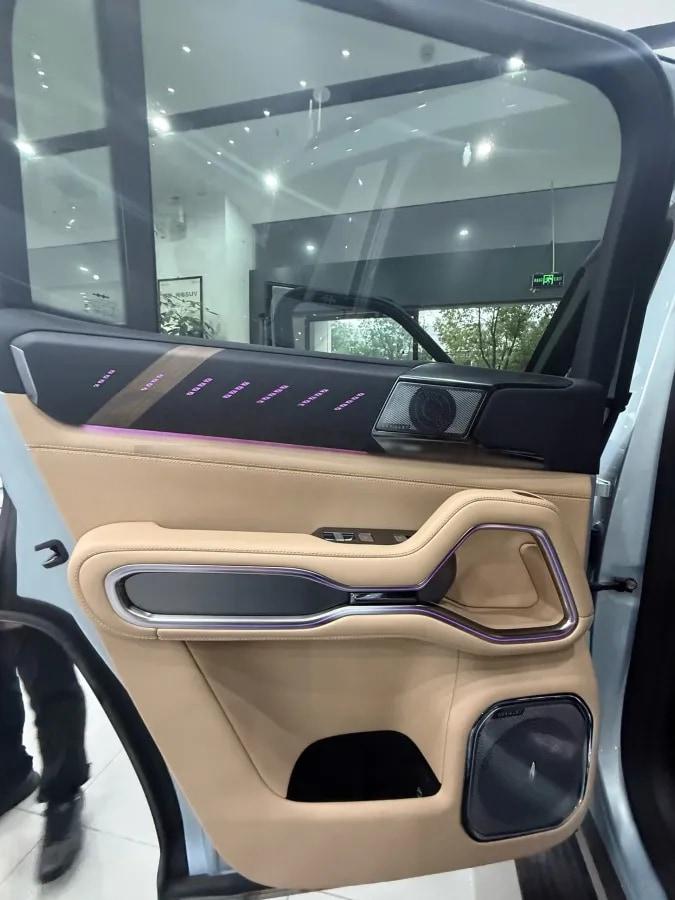 2025 Fang Cheng Bao Bao 8 2.0T 245HP L4 E-CVT PHEV 36.8KWH image 9