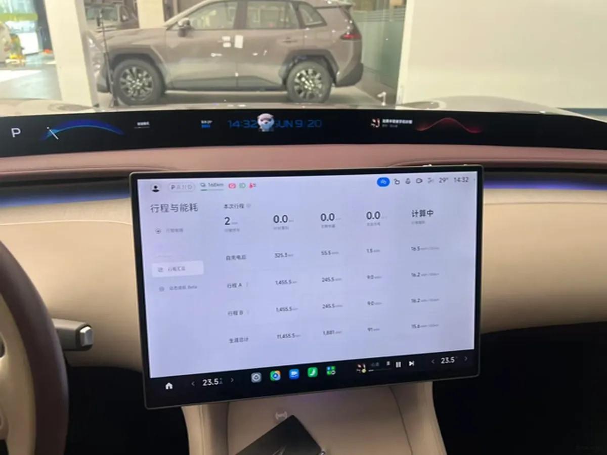 2025 Xiaomi YU7 BEV 96.3KWH 835km image 9