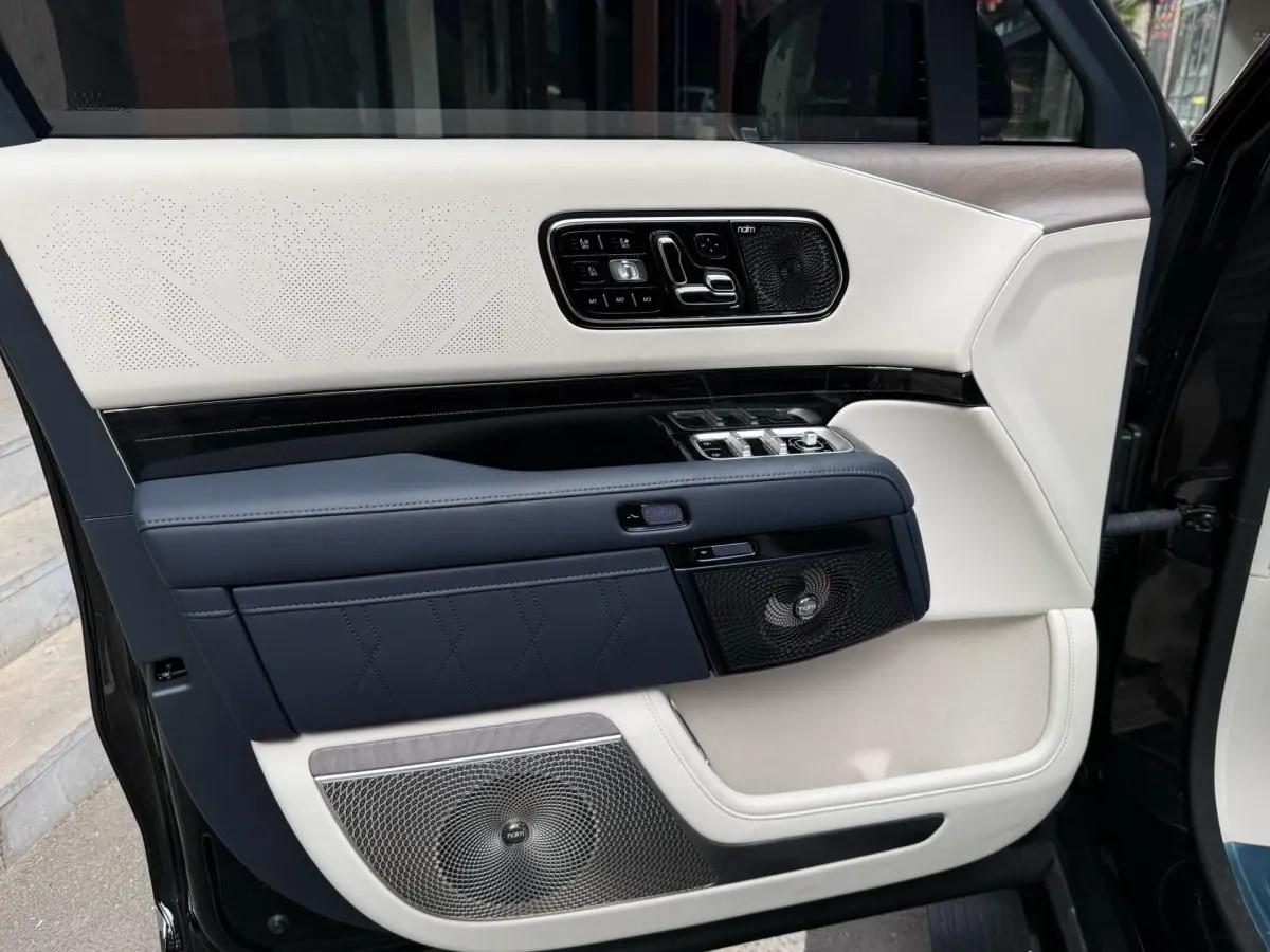 2025 Zeekr 9X 2.0T 279HP L4 1DHT PHEV image 9