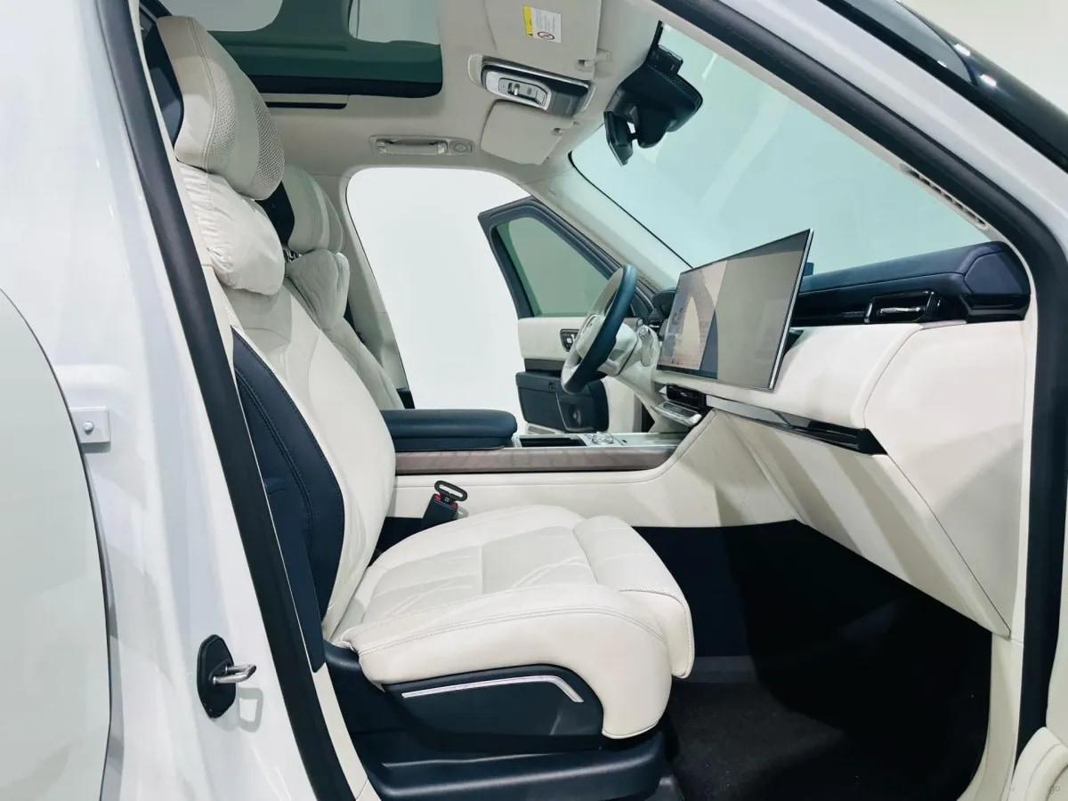 2025 Zeekr 9X 2.0T 279HP L4 1DHT PHEV image 9
