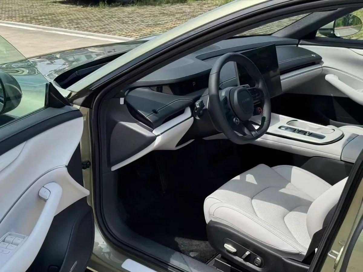 2024 Xiaomi SU7 BEV 73.6KWH image 9