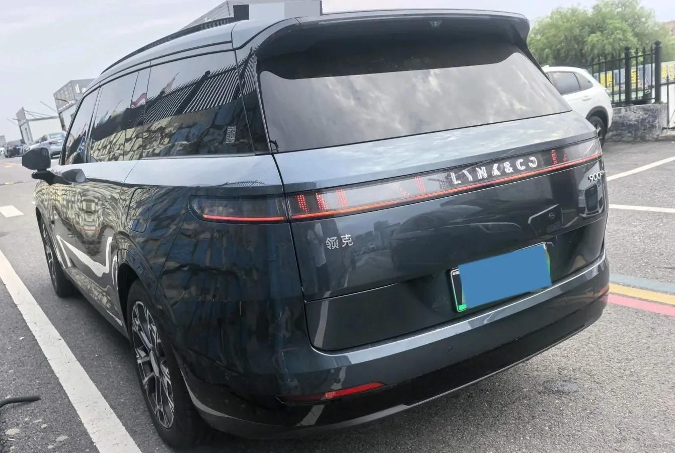 2025 LYNK&CO 900 2.0T 254HP L4 3DHT PHEV 52.38KWH 280km image 9