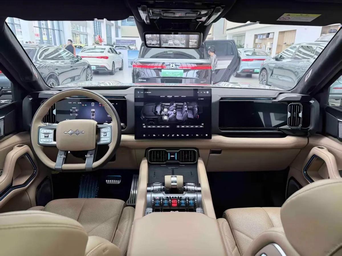 2025 FangChengBao Bao 8 2.0T 245HP L4 E-CVT PHEV 36.8KWH image 9
