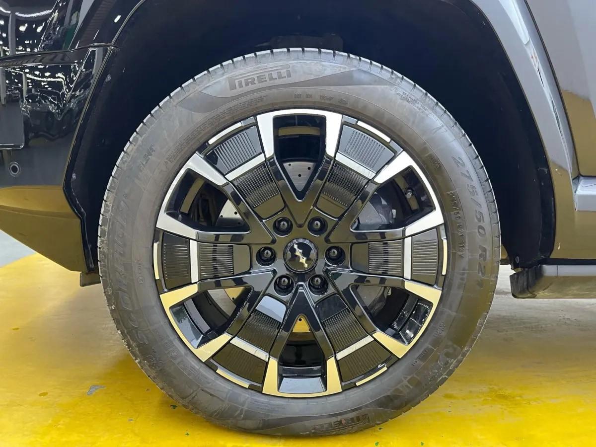 2025 Fang Cheng Bao Bao 8 2.0T 245HP L4 E-CVT PHEV 36.8KWH image 9