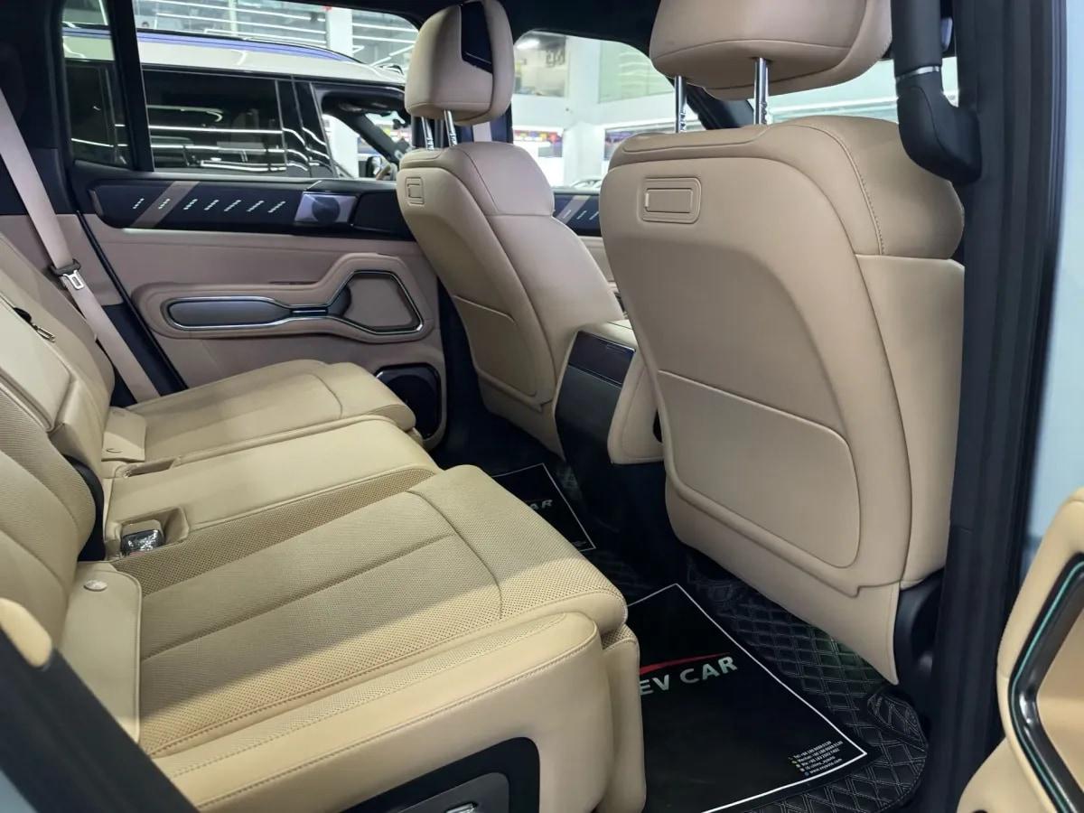 2025 Fang Cheng Bao Bao 8 2.0T 245HP L4 E-CVT PHEV 36.8KWH image 9