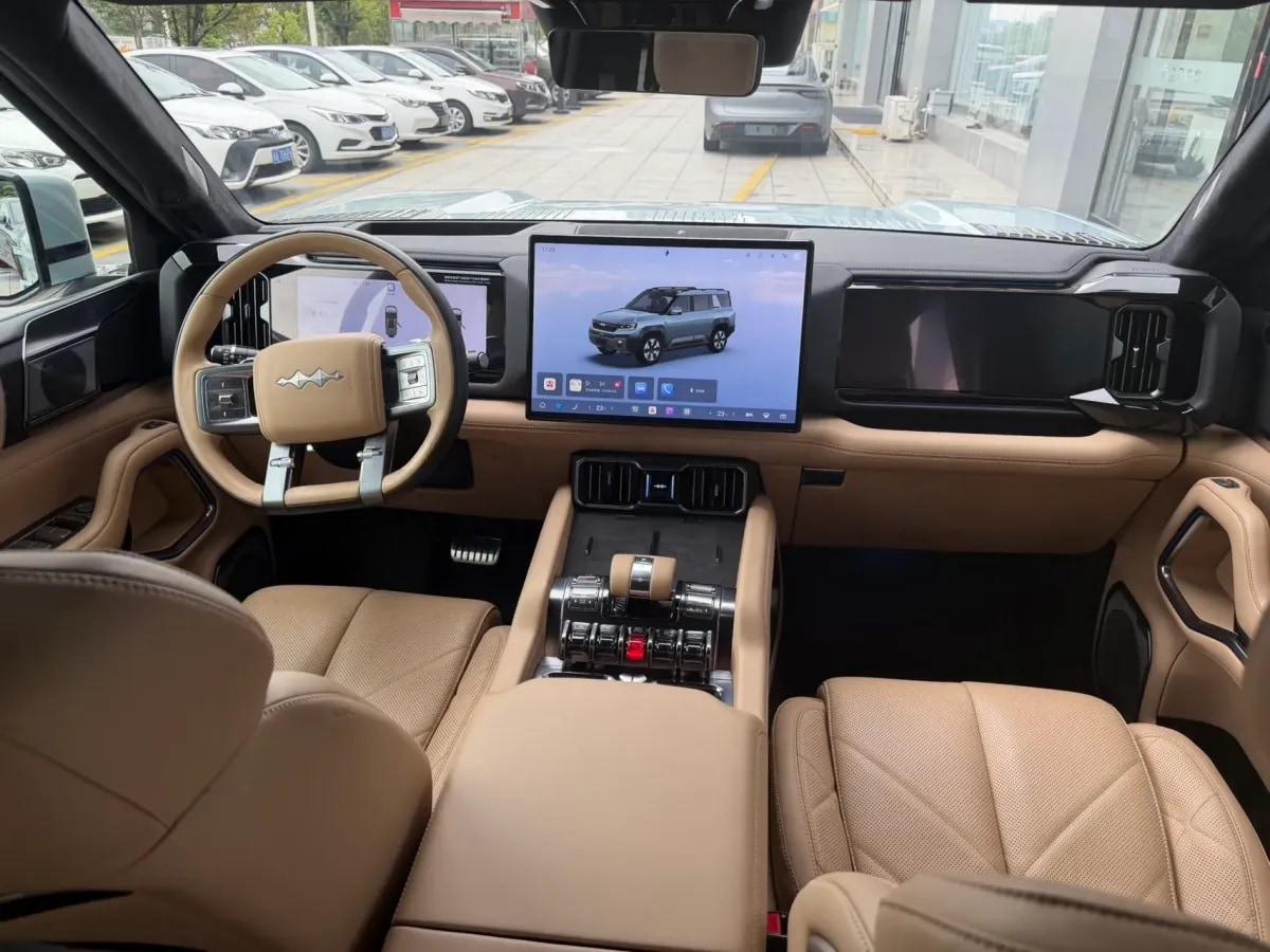 2025 FangChengBao Bao 8 2.0T 245HP L4 E-CVT PHEV 36.8KWH image 9