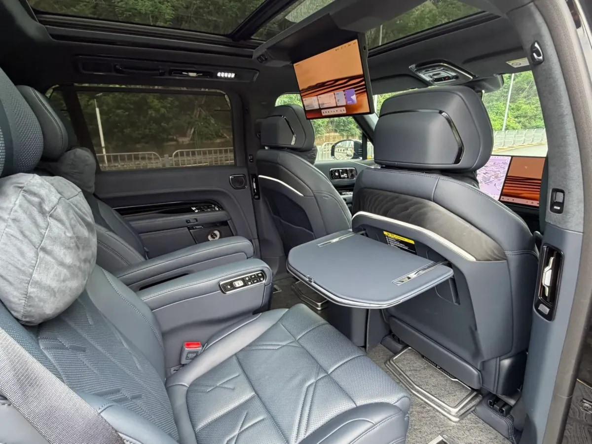 2025 Zeekr 9X 2.0T 279HP L4 1DHT PHEV image 9